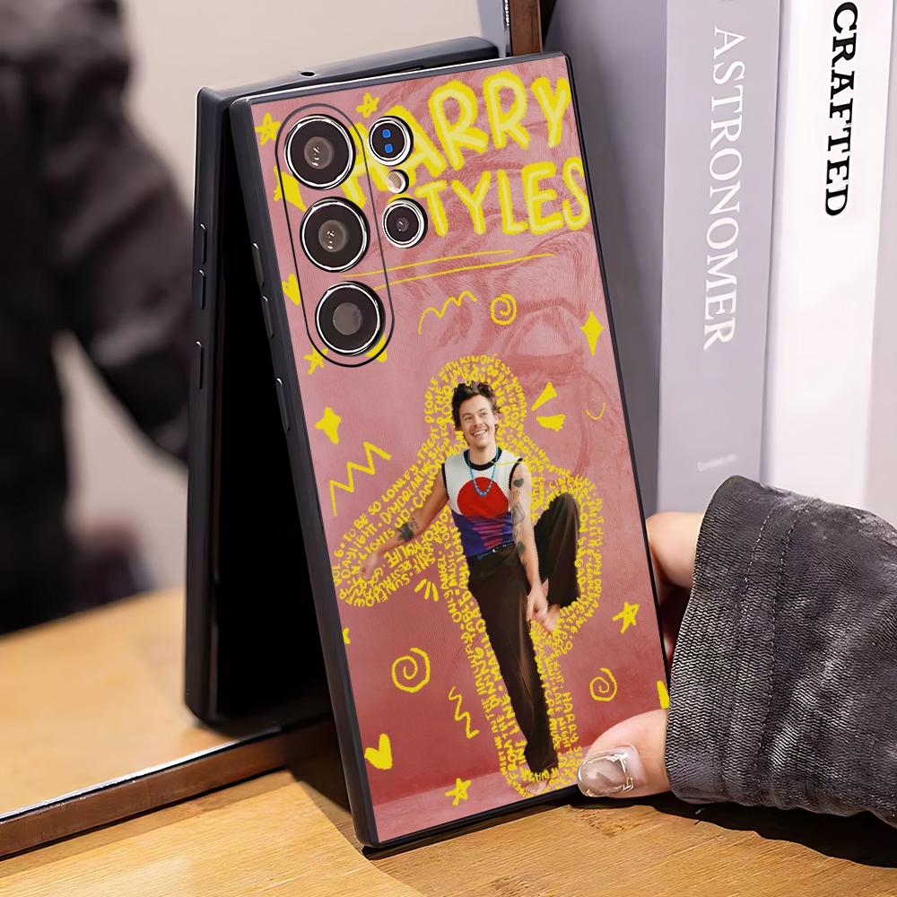 Singer H-Harry Styles Hot Phon - огляд і ціна Phone Cases H&M